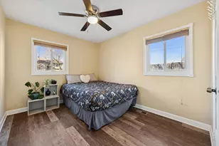 501 Newberry Dr, Streamwood, IL 60107 - Photo 12