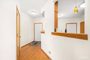 205 Hidden Pond Cir, Aurora, IL 60504 - Photo 2