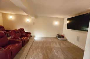 885 N 100 W, Valparaiso, IN 46385 - Photo 30