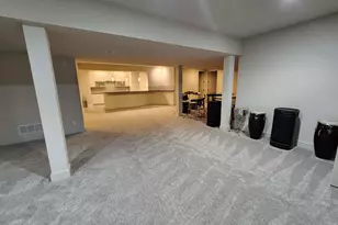 885 N 100 W, Valparaiso, IN 46385 - Photo 36