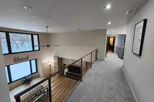 885 N 100 W, Valparaiso, IN 46385 - Photo 14