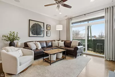3047 N Oakley Avenue #301, Chicago, IL 60618 - Photo 4