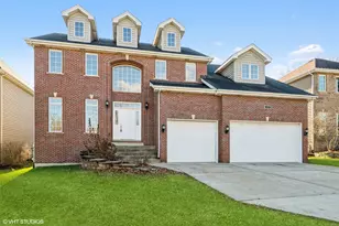 229 Kacie Ct, Westmont, IL 60559 - Photo 1