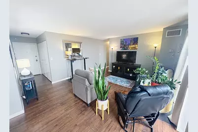 1800 7th Street #10B, East Moline, IL 61244 - Photo 4