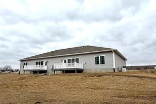 135 Countryview Ct, Aledo, IL 61231 - Photo 10