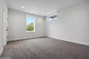 418 E Oakwood Blvd, Chicago, IL 60653 - Photo 8