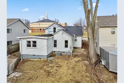 806 W Market Street, Bloomington, IL 61701 - Photo 26