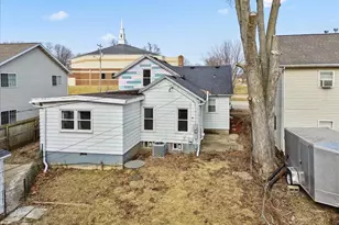 806 W Market St, Bloomington, IL 61701 - Photo 26