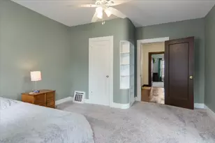 806 W Market St, Bloomington, IL 61701 - Photo 12