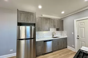 1701 1/2 W Albion Ave, Chicago, IL 60626 - Photo 4