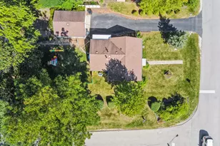 101 Oakleaf Rd, Lake in the Hills, IL 60156 - Photo 20