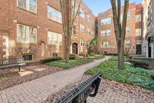 219 N Oak Park Ave, Oak Park, IL 60302 - Photo 2