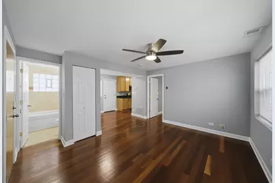 1937 W Pratt Boulevard #2N, Chicago, IL 60626 - Photo 8