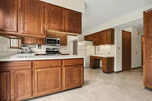 2627 Homestead Dr, Naperville, IL 60564 - Photo 6