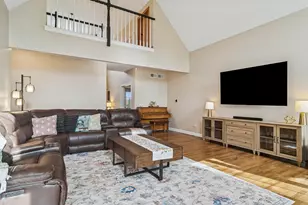 614 Birch Hollow Dr, Antioch, IL 60002 - Photo 8