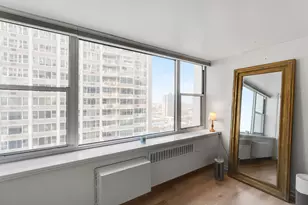 4250 N Marine Dr, Chicago, IL 60613 - Photo 22