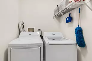 560 Lancaster Dr, Pingree Grove, IL 60140 - Photo 16