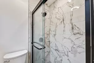 2018 N West St, Wheaton, IL 60187 - Photo 24