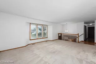 668 Londonberry Ln, Bolingbrook, IL 60440 - Photo 6