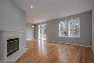 134 Woodview Ct, Glen Ellyn, IL 60137 - Photo 2