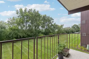 522 E Algonquin Rd, Schaumburg, IL 60173 - Photo 26