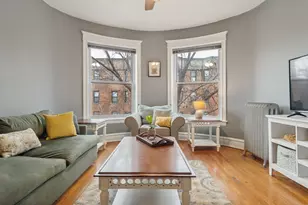 3839 N Wilton Ave, Chicago, IL 60613 - Photo 2