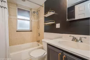 3407 W Hollywood Ave, Chicago, IL 60659 - Photo 10