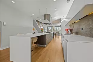 2910 N Sheffield Ave, Chicago, IL 60657 - Photo 4