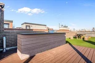 2910 N Sheffield Ave, Chicago, IL 60657 - Photo 24