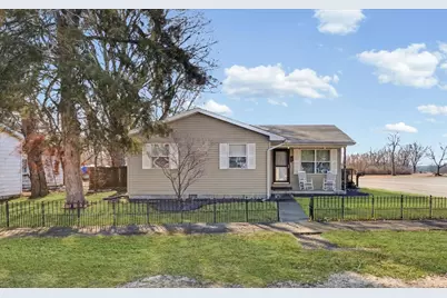 306 B W Lytle Street, Newman, IL 61942 - Photo 4