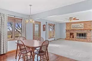 36215 E 200 North Rd, Bellflower, IL 62174 - Photo 16