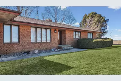 36215 E 200 North Road, Bellflower, IL 62174 - Photo 4