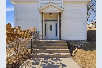 204 N 2nd Street, Le Claire, IA 52753 - Photo 4