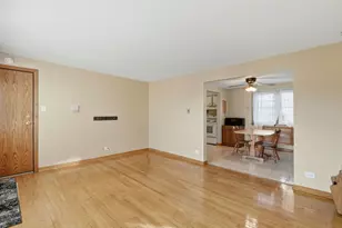 5850 W 55th St, Chicago, IL 60638 - Photo 2