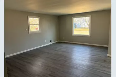 689 Country Club Drive, Kankakee, IL 60901 - Photo 4