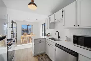 4131 N Pheasant Trail Ct, Arlington Heights, IL 60004 - Photo 6