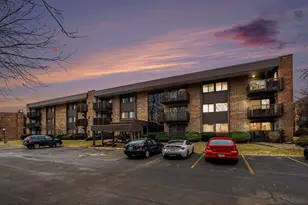 1423 Woodbridge Rd, Joliet, IL 60436 - Photo 2