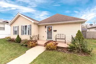 511 Armstrong St, Morris, IL 60450 - Photo 2