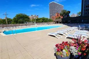 4250 N Marine Dr, Chicago, IL 60613 - Photo 24