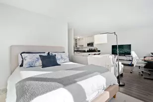 4250 N Marine Dr, Chicago, IL 60613 - Photo 16