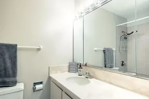 2650 N Lakeview Ave, Chicago, IL 60614 - Photo 10