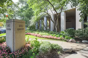 2650 N Lakeview Ave, Chicago, IL 60614 - Photo 2