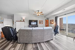 10 N Gilbert St, South Elgin, IL 60177 - Photo 12