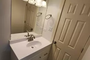 6321 S Eberhart Ave, Chicago, IL 60637 - Photo 12