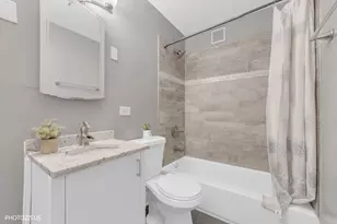 10417 W Palmer Ave, Melrose Park, IL 60164 - Photo 20