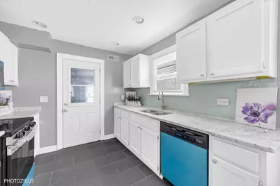 10417 W Palmer Avenue, Melrose Park, IL 60164 - Photo 4