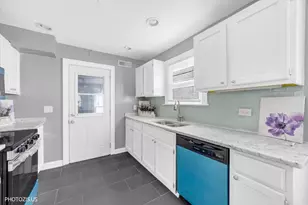 10417 W Palmer Ave, Melrose Park, IL 60164 - Photo 4