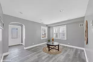 10417 W Palmer Ave, Melrose Park, IL 60164 - Photo 8