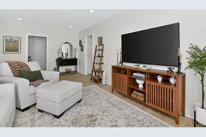 102 E 56th Street, Westmont, IL 60559 - Photo 4