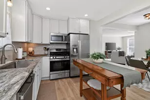 102 E 56th St, Westmont, IL 60559 - Photo 8